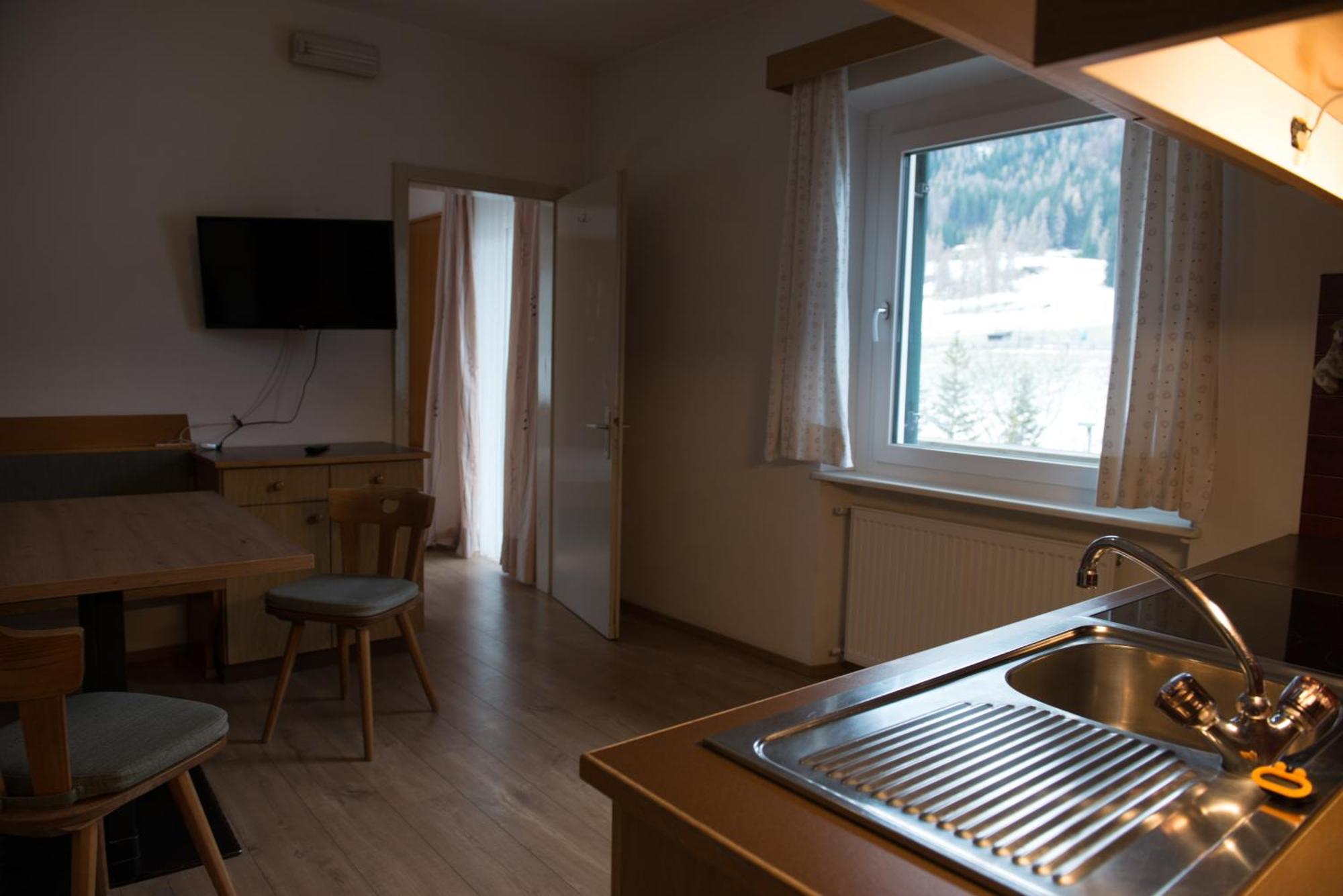 Aparthotel Garni Hofer Sexten Exteriér fotografie