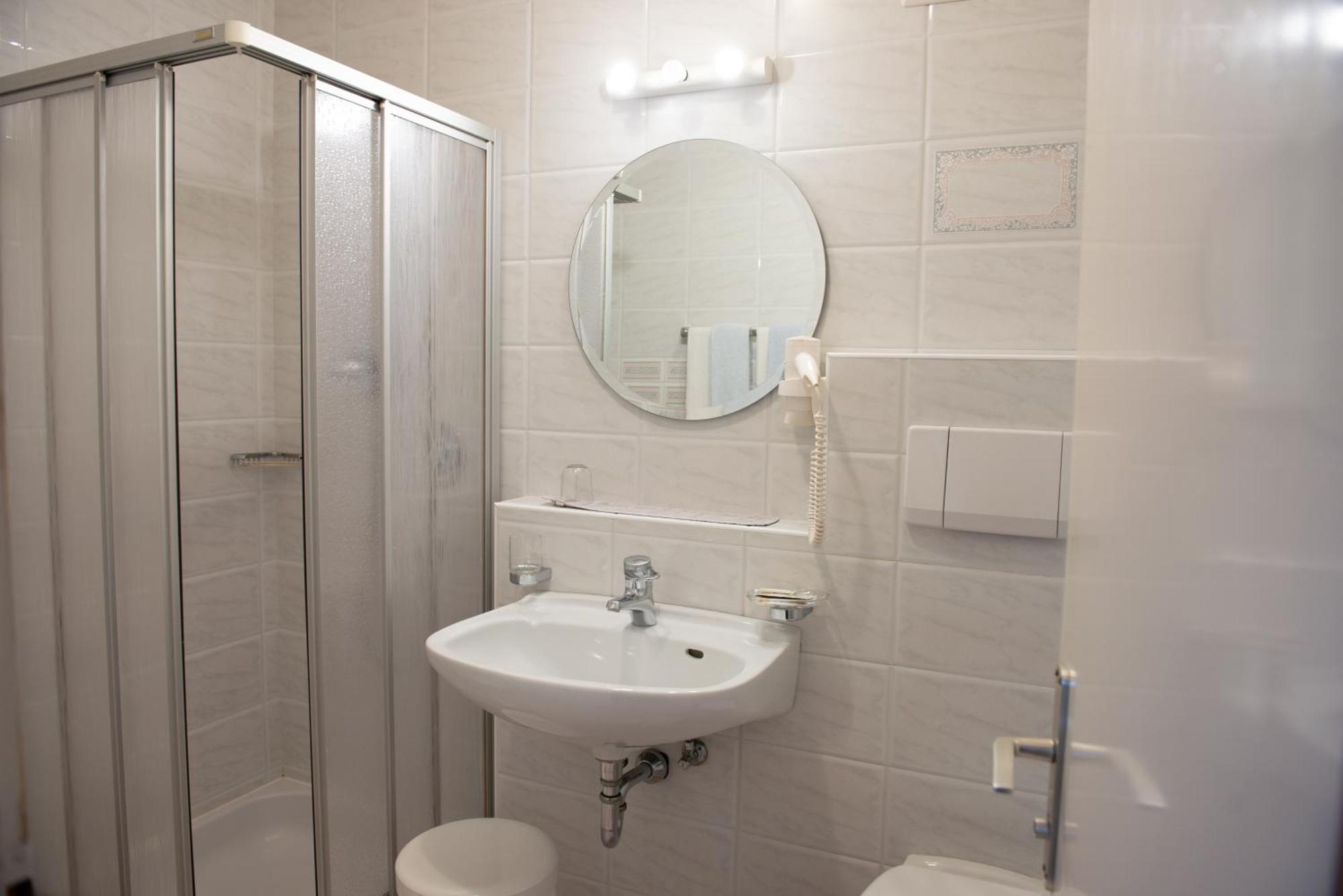Aparthotel Garni Hofer Sexten Exteriér fotografie