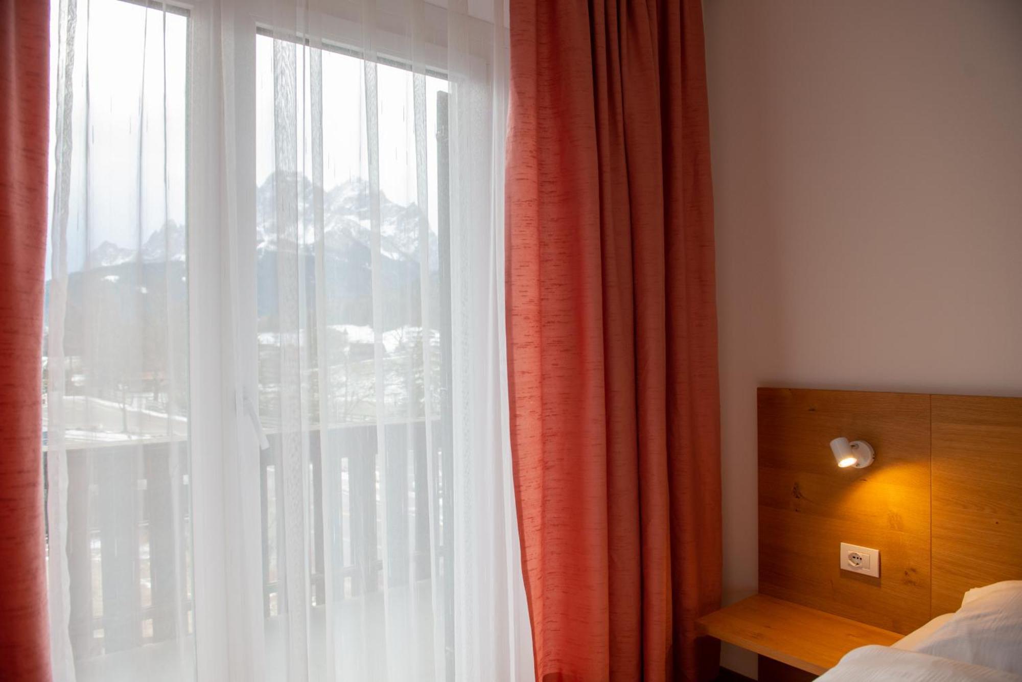 Aparthotel Garni Hofer Sexten Exteriér fotografie